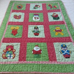 Vintage Christmas baby quilt patch work Santa toy soldier bear 36x48
